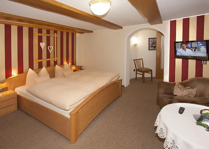 汉佩尔膳食公寓旅馆 3*