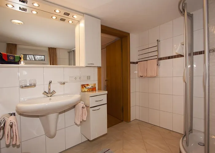 汉佩尔膳食公寓旅馆 施马伦贝格